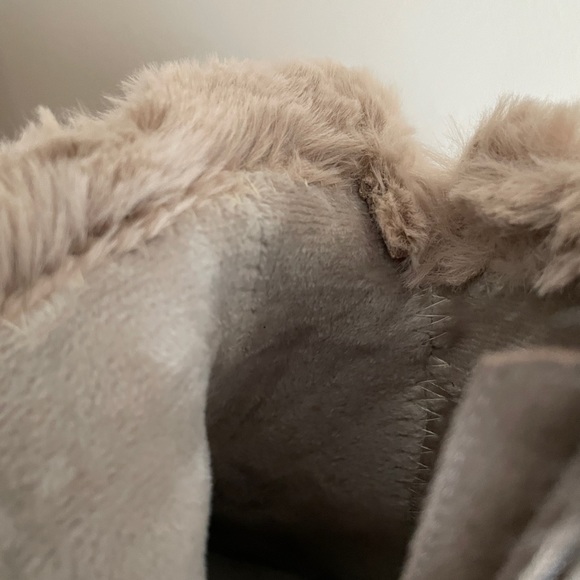 Water-Resistant bootie - Picture 4 of 4